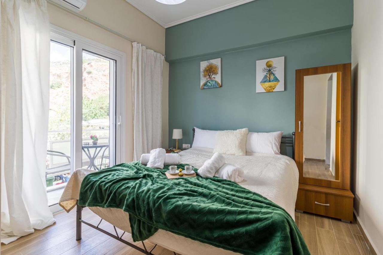 Couples Retreat, Fully Equipped Studio/ Loutraki Beach Apartamento Exterior foto