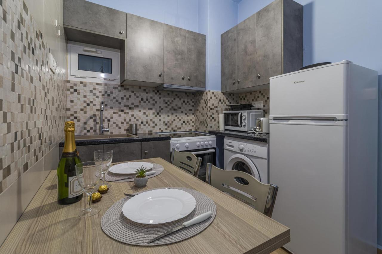 Couples Retreat, Fully Equipped Studio/ Loutraki Beach Apartamento Exterior foto